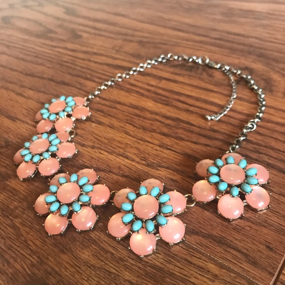Francesca’s Pink and Teal Flower Necklace - Picture 4 of 4